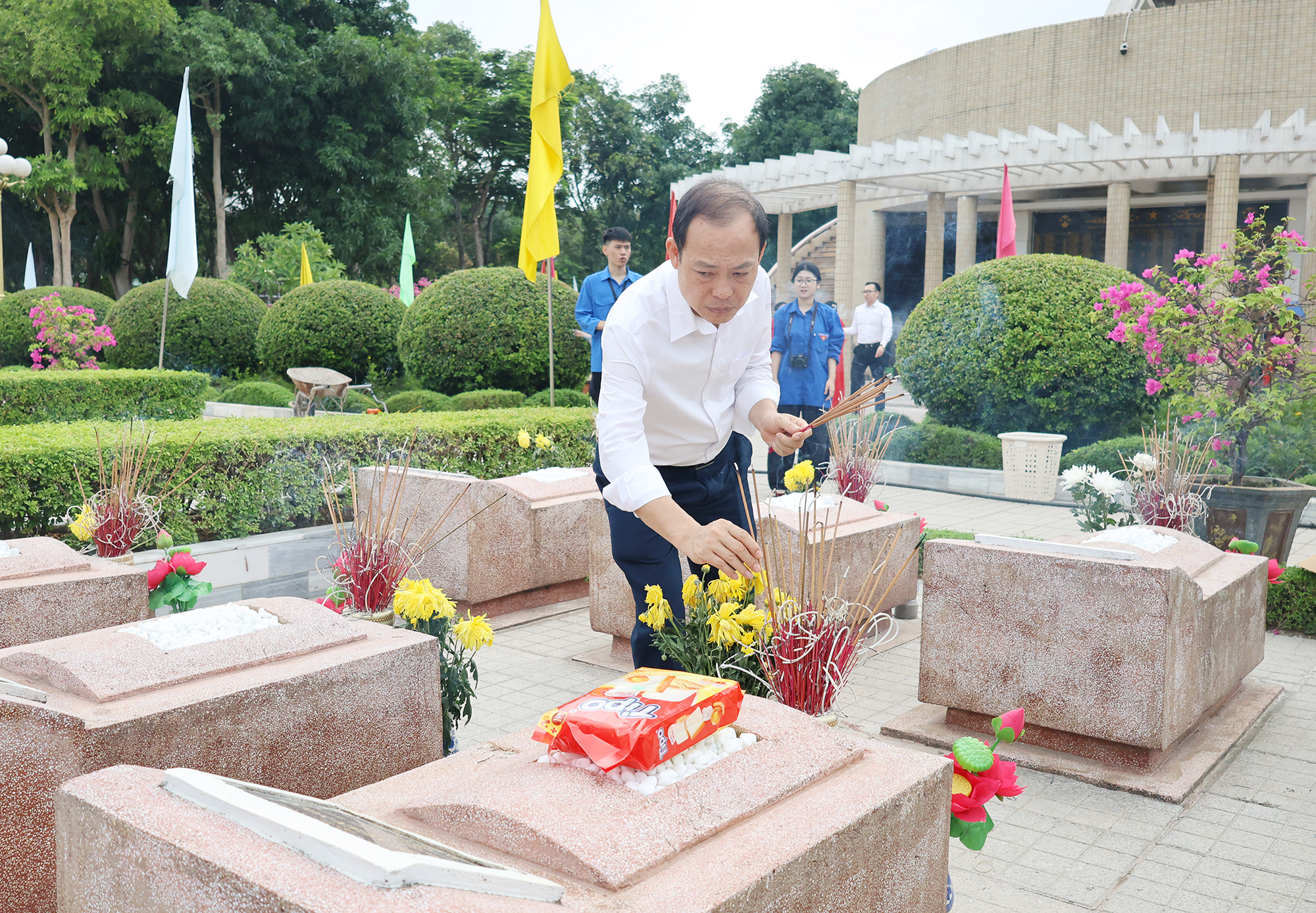 Anh-tin-bai